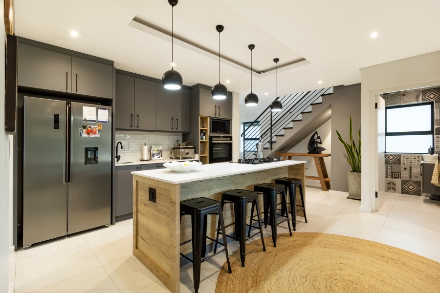 4 Bedroom Property for Sale in Tara Western Cape